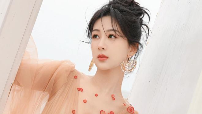 202492娱乐资讯:易烊千玺、王一博、杨紫、张艺兴、成毅、杨洋(图2)