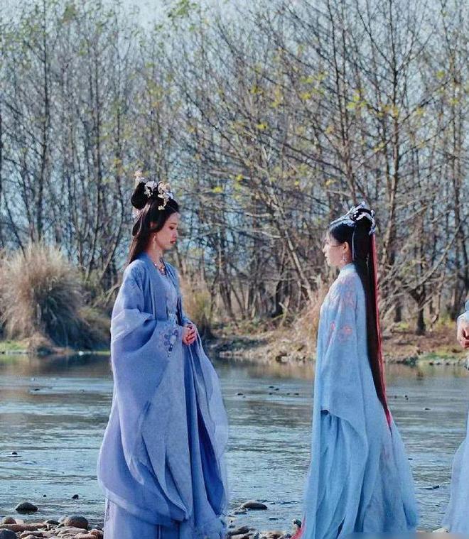 九游娱乐文化：深度分析内娱“四大普女”杨紫白鹿榜上有名生图精修差太多！(图18)