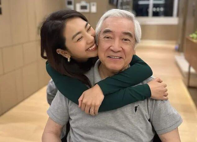 女星自爆抑郁症又复发自觉配不上老公！1岁