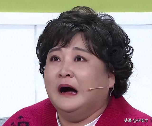 钱赚够了不装了？退出春晚、解散公司贾玲如今的下场怪不了别人(图1)
