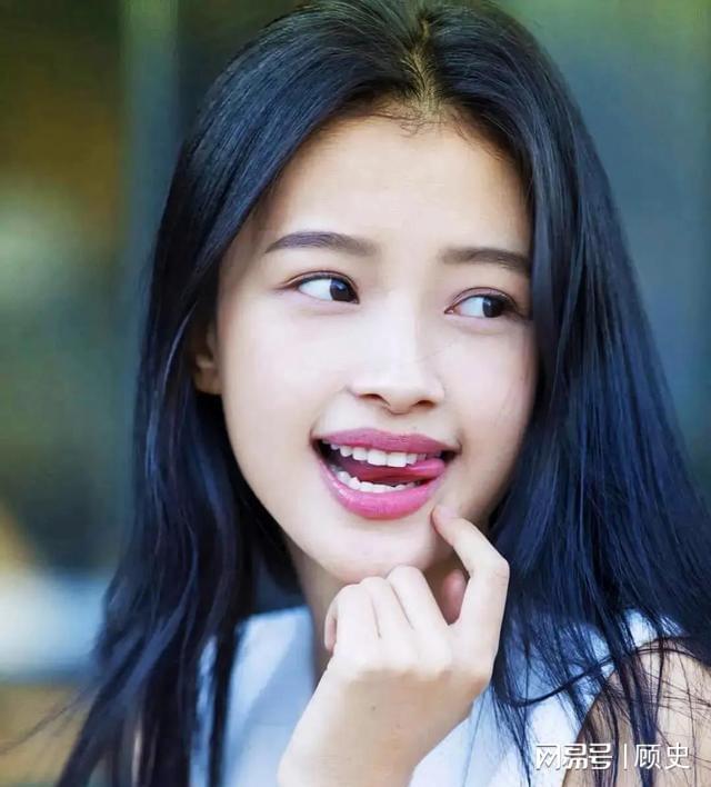 董子健也没想到从小当宝的8岁女儿竟给前妻孙怡做了“嫁衣”