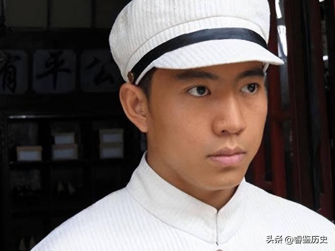 少年成名35岁因拍戏坠马瘫痪怀孕女友不离
